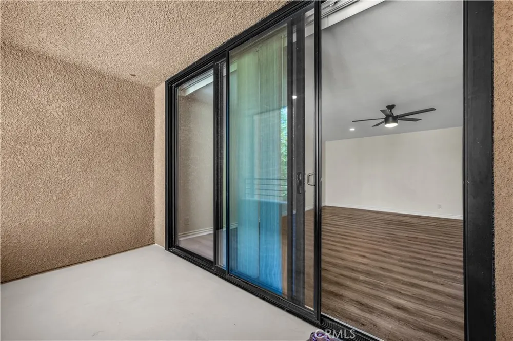 16866 Kingsbury Granada Hills, CA 91344