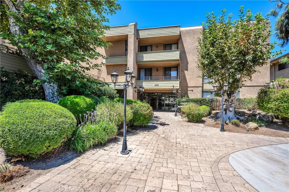 16866 Kingsbury Granada Hills, CA 91344