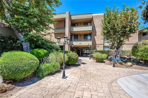 16866 Kingsbury