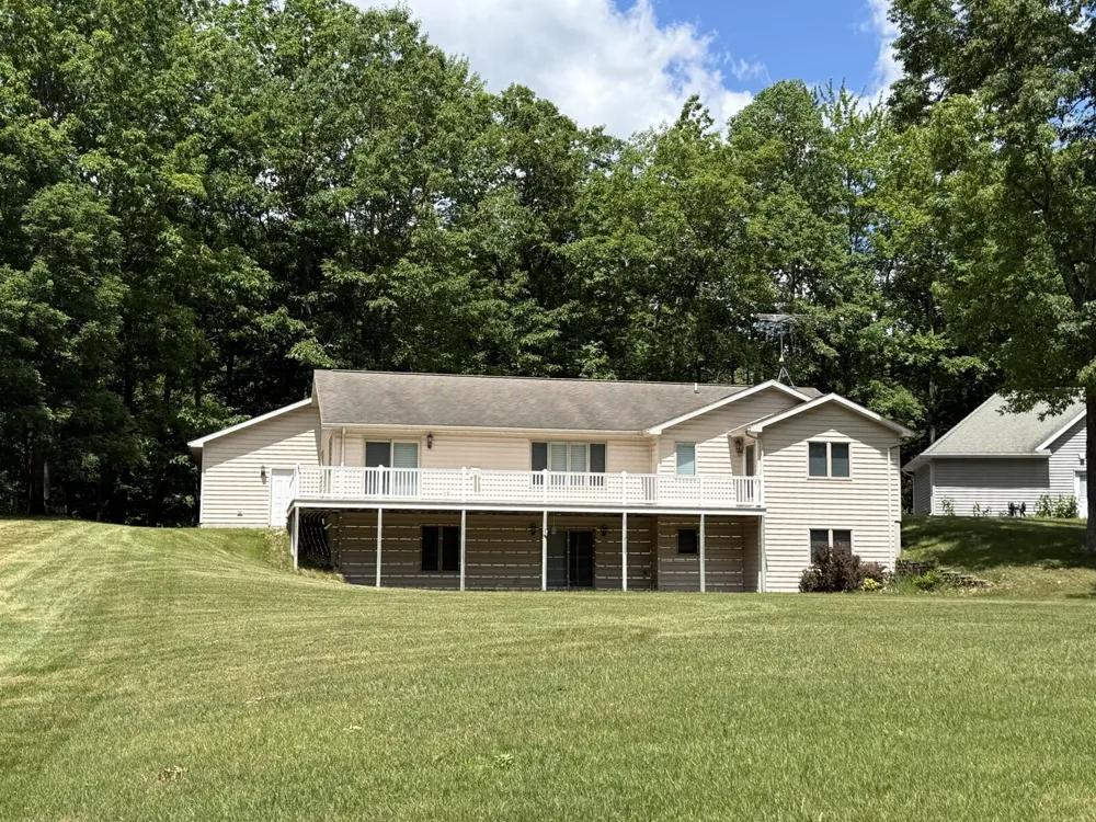 8980 Canyon Springs Court Canadian Lakes, MI 49346