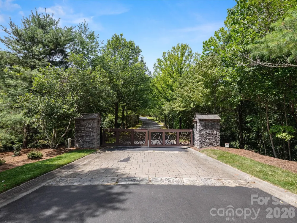 99999 Shining Rock Path #69 Horse Shoe, NC 28742