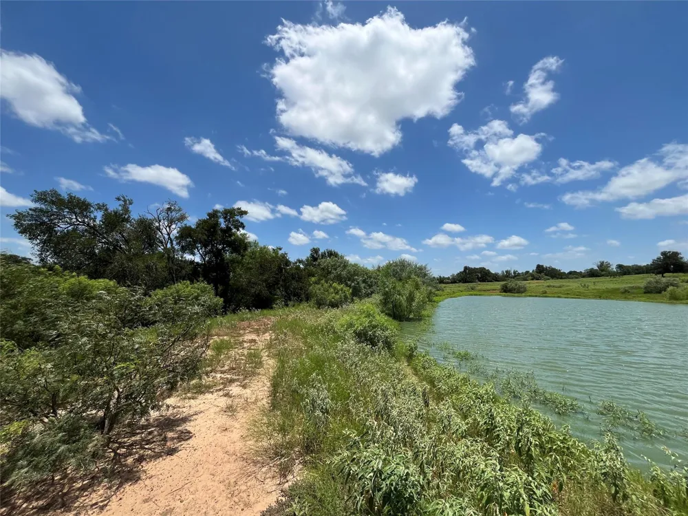 1018 Red Town Rd Elgin, TX 78621