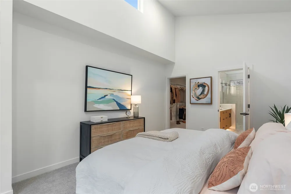 1122 129th Court NE Bellevue, WA 98005