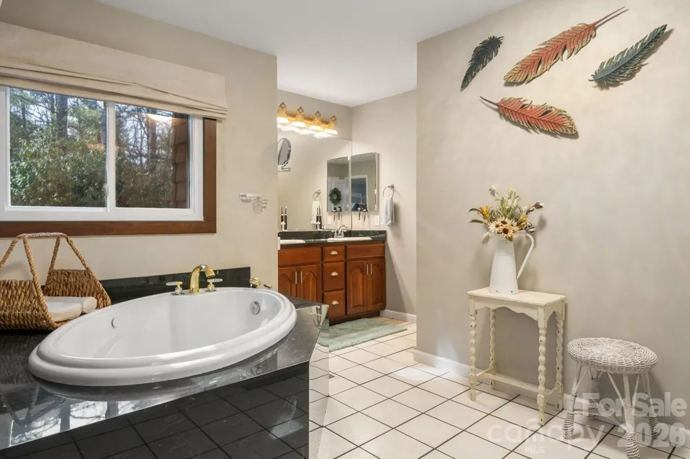 2184 Pine Mountain Drive Connelly Springs, NC 28612