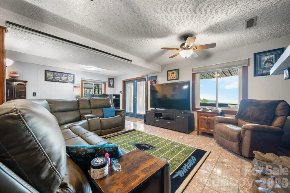 2184 Pine Mountain Drive Connelly Springs, NC 28612