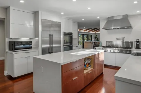 4155 Sunset Lane
