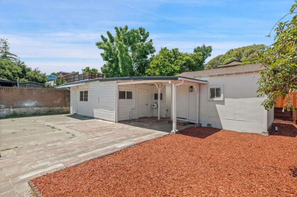 380 Montalvin Drive San Pablo, CA 94806