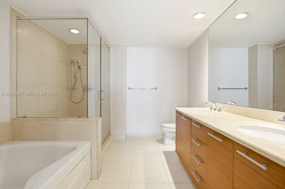 50 Biscayne Blvd #2510 Miami, FL 33132