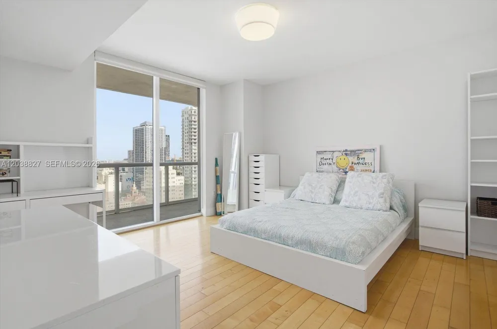 50 Biscayne Blvd #2510 Miami, FL 33132