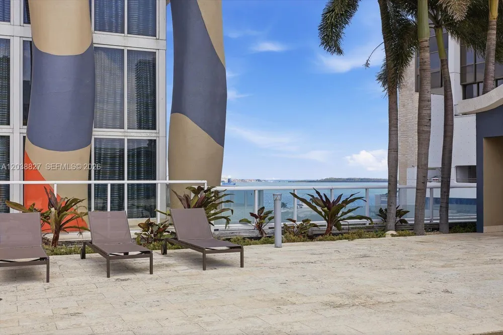 50 Biscayne Blvd #2510 Miami, FL 33132