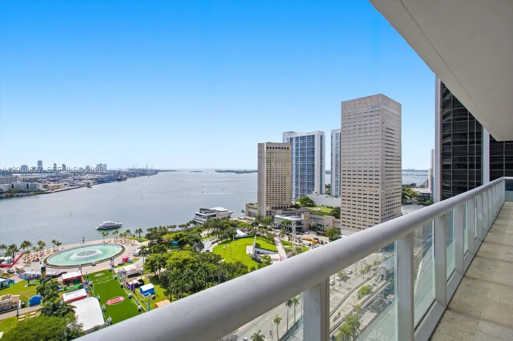 50 Biscayne Blvd #2510 Miami, FL 33132