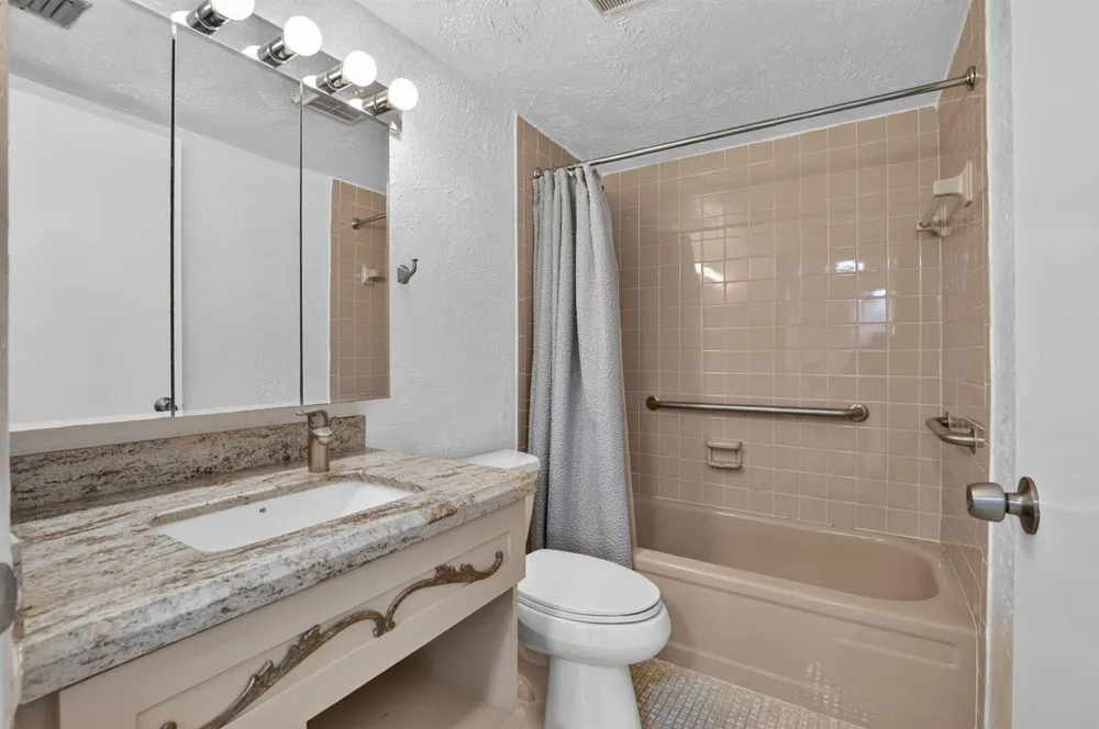 1700 NW 80th Avenue #104 Margate, FL 33063