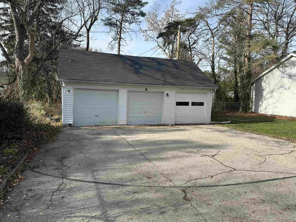 203 Ardussi Avenue Saginaw City, MI 48602