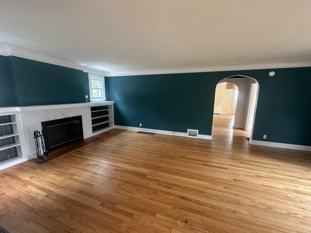 203 Ardussi Avenue Saginaw City, MI 48602