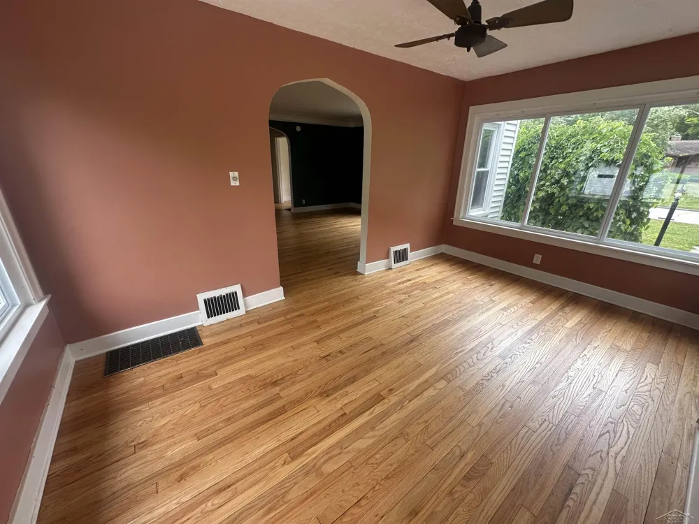 203 Ardussi Avenue Saginaw City, MI 48602