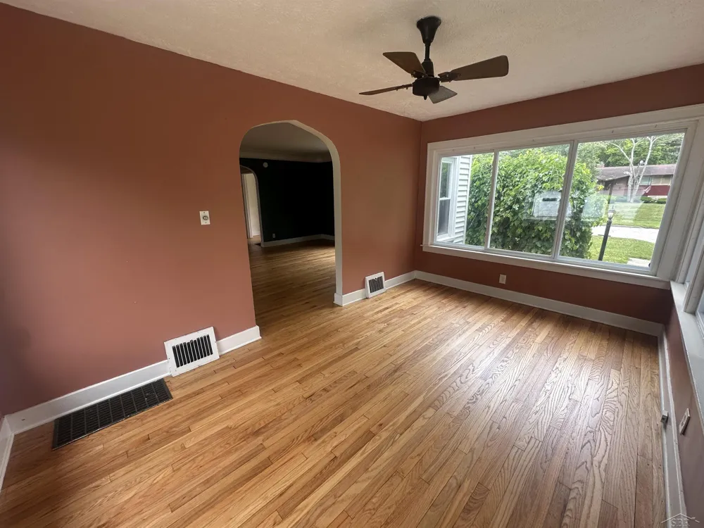 203 Ardussi Avenue Saginaw City, MI 48602