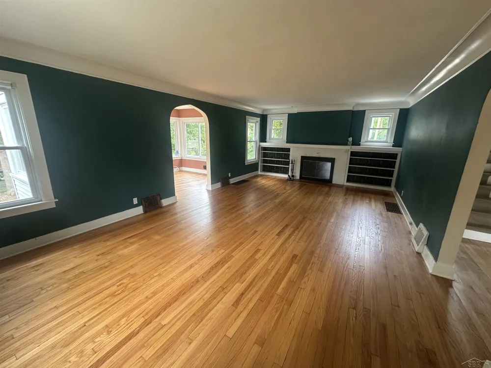 203 Ardussi Avenue Saginaw City, MI 48602