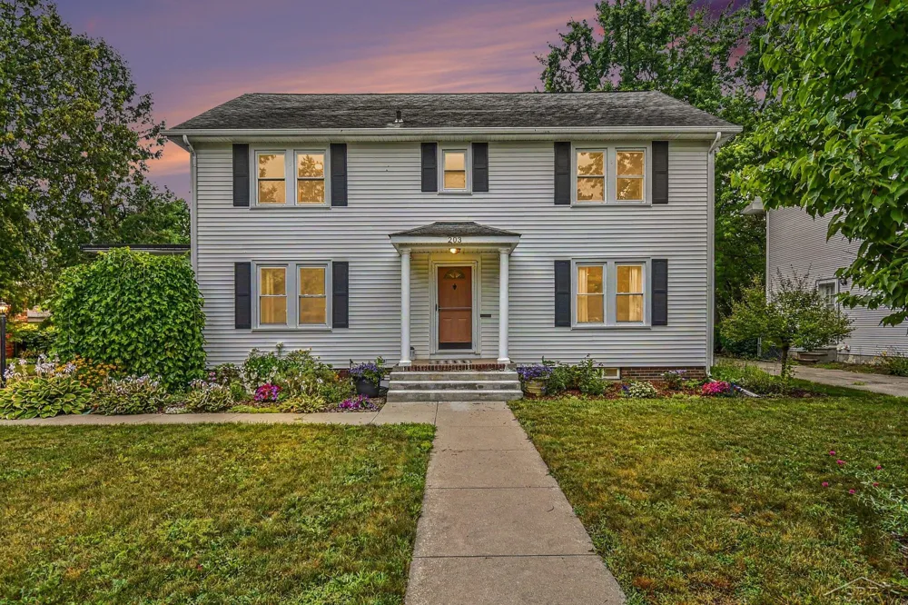 203 Ardussi Avenue Saginaw City, MI 48602
