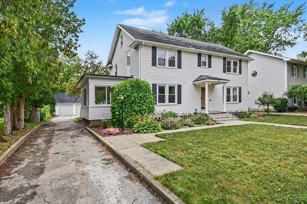 203 Ardussi Avenue Saginaw City, MI 48602