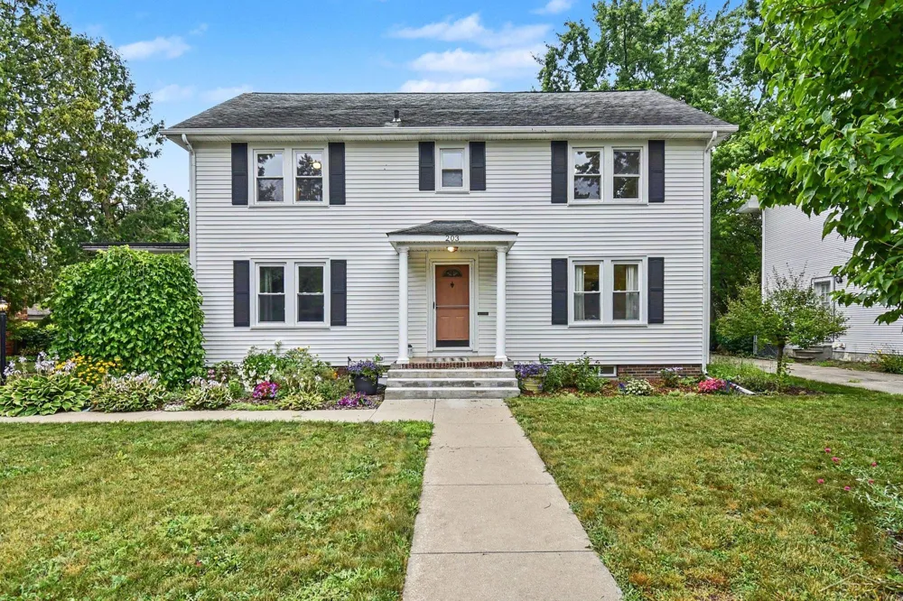 203 Ardussi Avenue Saginaw City, MI 48602