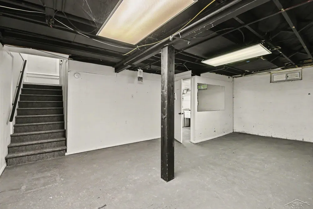 203 Ardussi Avenue Saginaw City, MI 48602