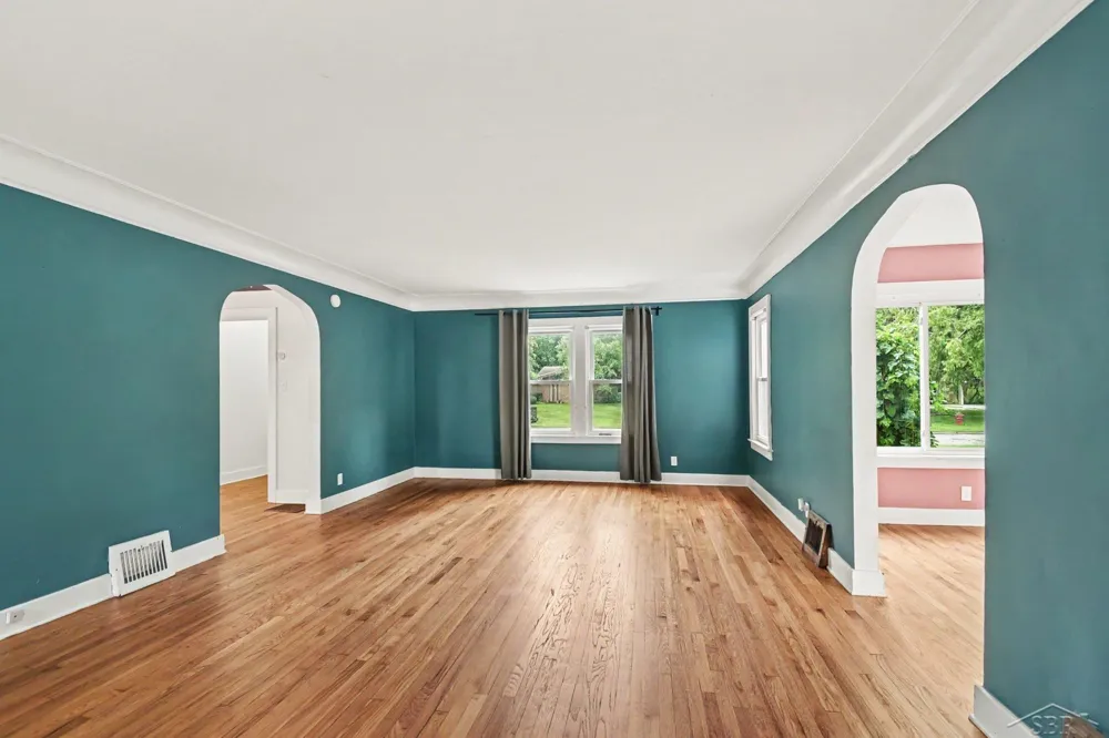 203 Ardussi Avenue Saginaw City, MI 48602