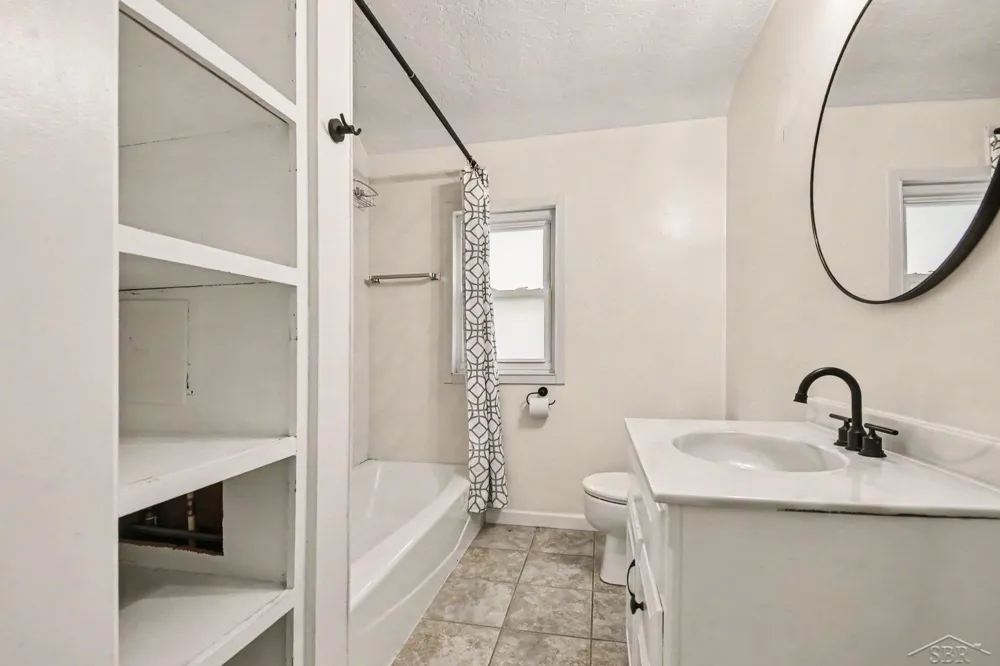 203 Ardussi Avenue Saginaw City, MI 48602
