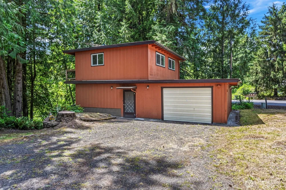 1701 Tower Road Castle Rock, WA 98611
