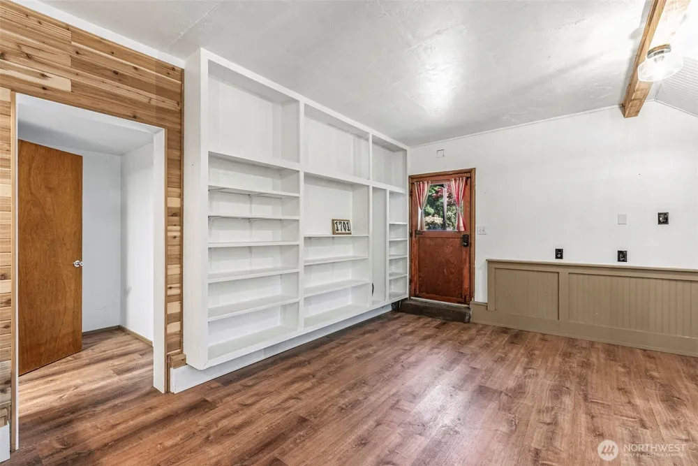 1701 Tower Road Castle Rock, WA 98611