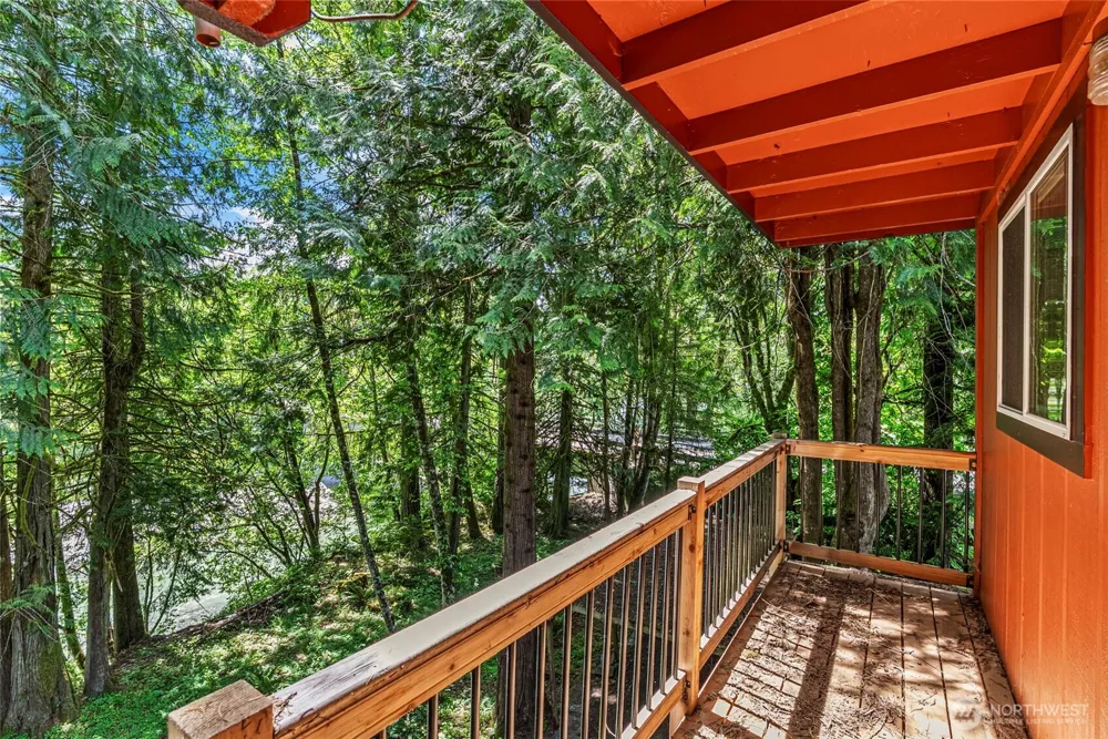 1701 Tower Road Castle Rock, WA 98611