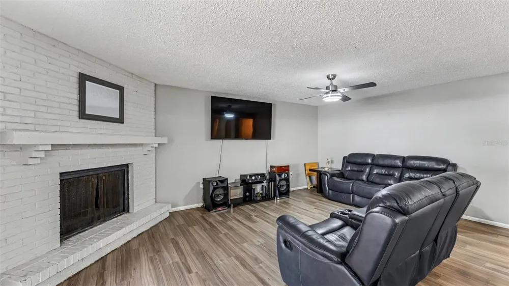 1309 CINNAMON WAY W Lakeland, FL 33801