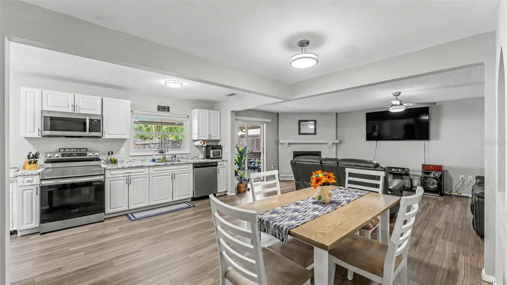 1309 CINNAMON WAY W Lakeland, FL 33801