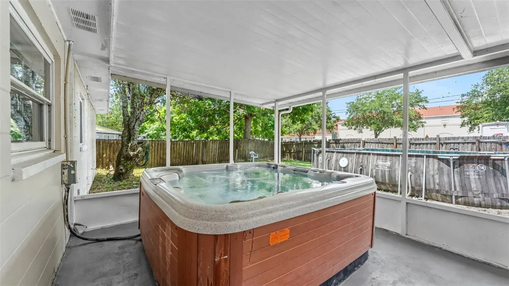 1309 CINNAMON WAY W Lakeland, FL 33801