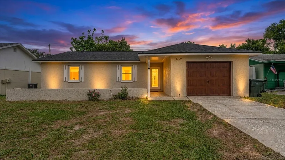 1309 CINNAMON WAY W Lakeland, FL 33801