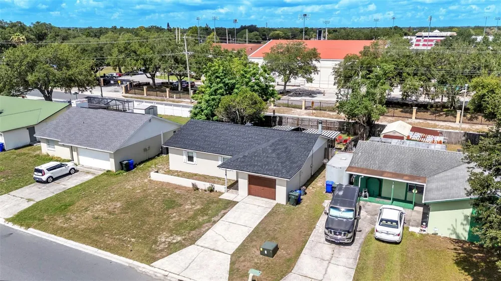 1309 CINNAMON WAY W Lakeland, FL 33801