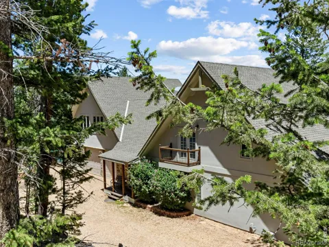 1705 Hummingbird Drive