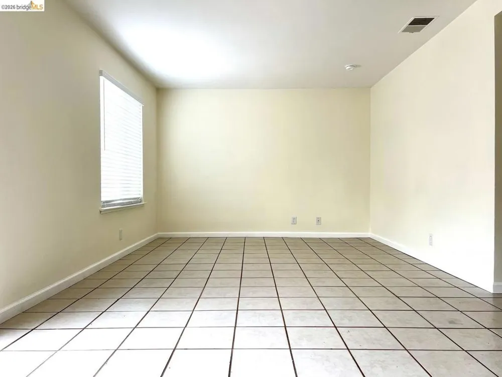 42 El Capitan LN Antioch, CA 94509