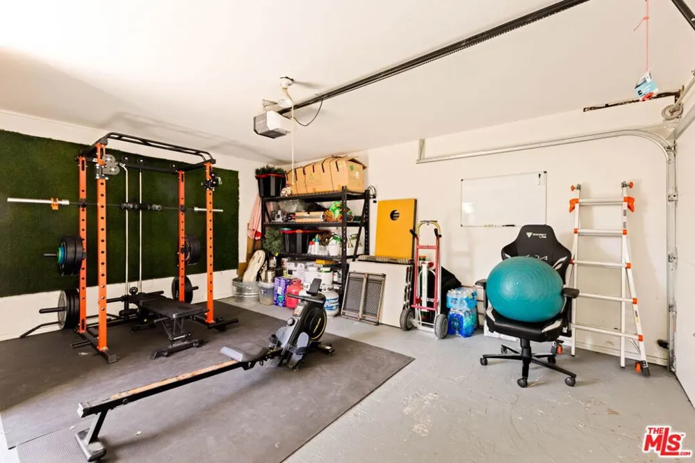 11237 Braddock Drive Culver City, CA 90230