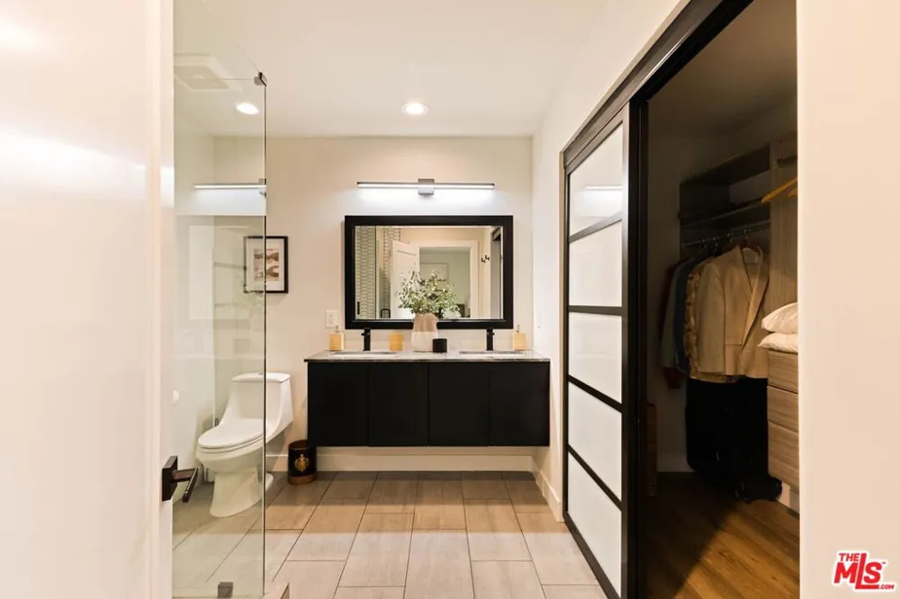 11237 Braddock Drive Culver City, CA 90230