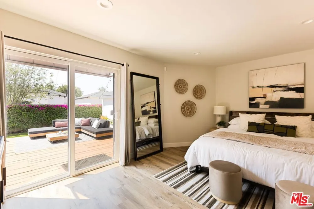 11237 Braddock Drive Culver City, CA 90230