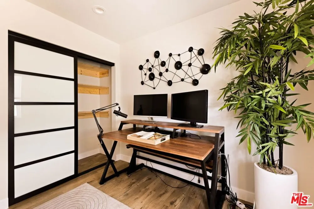 11237 Braddock Drive Culver City, CA 90230