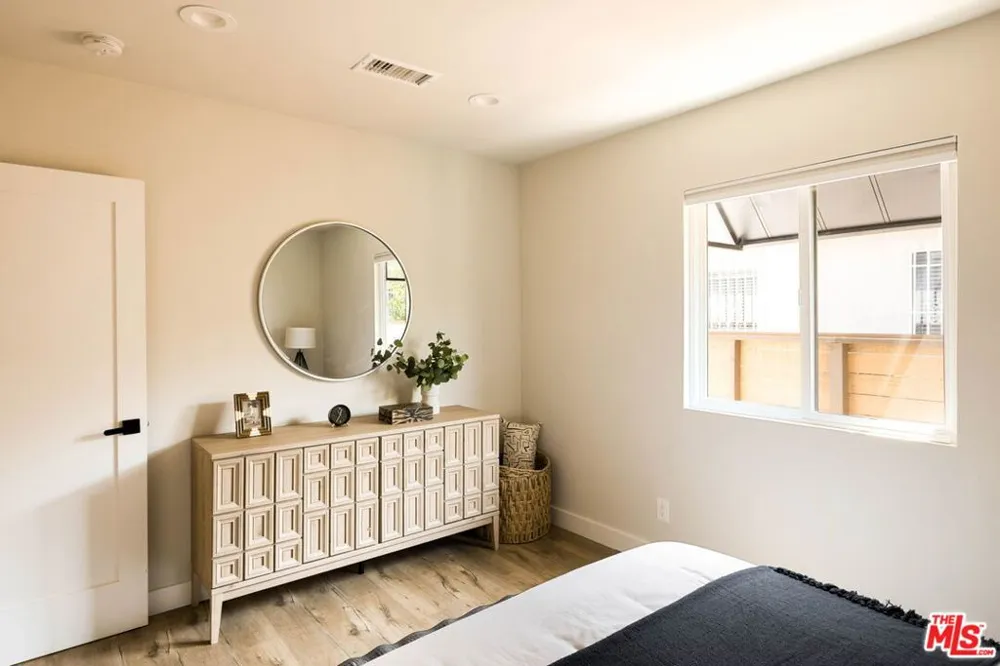11237 Braddock Drive Culver City, CA 90230