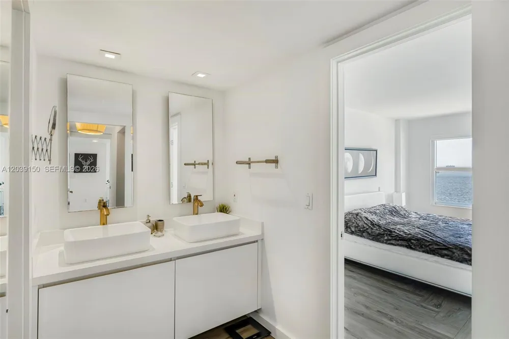 11111 Biscayne Blvd #8C Miami, FL 33181