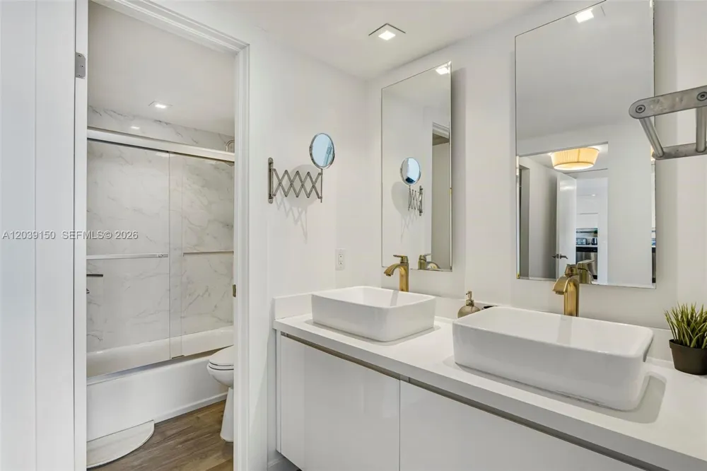 11111 Biscayne Blvd #8C Miami, FL 33181