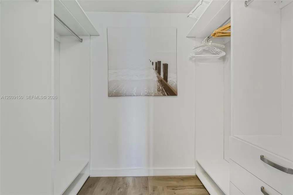 11111 Biscayne Blvd #8C Miami, FL 33181