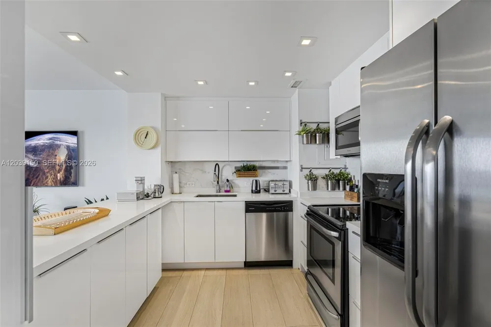 11111 Biscayne Blvd #8C Miami, FL 33181