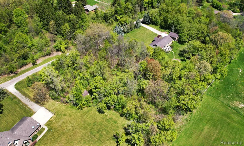53183 Maranatha Lane Lyon Charter Township, MI 48393