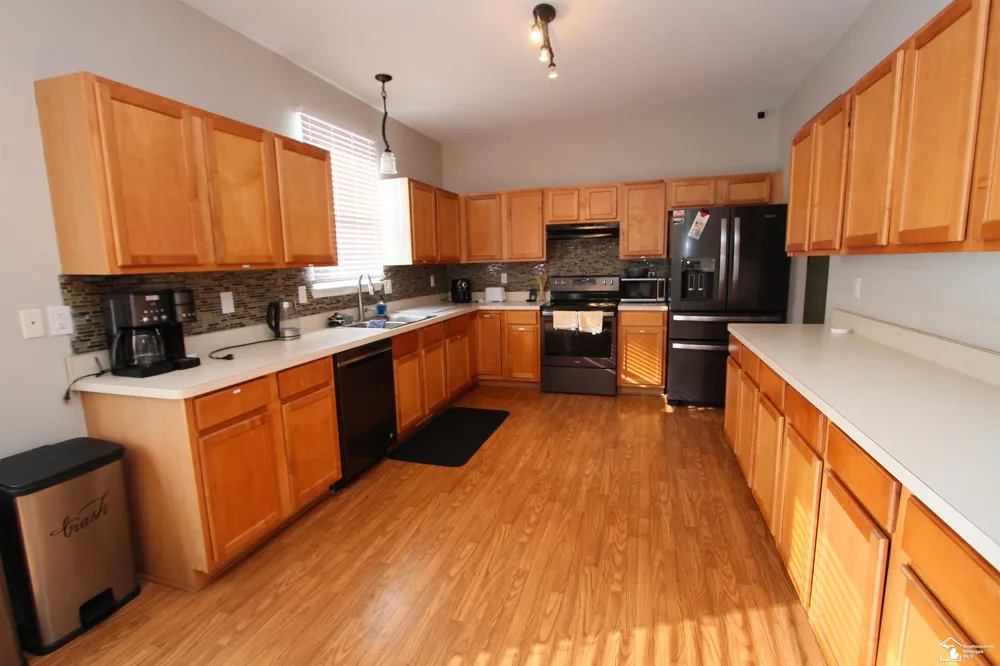 35773 Surrey Court Romulus City, MI 48174