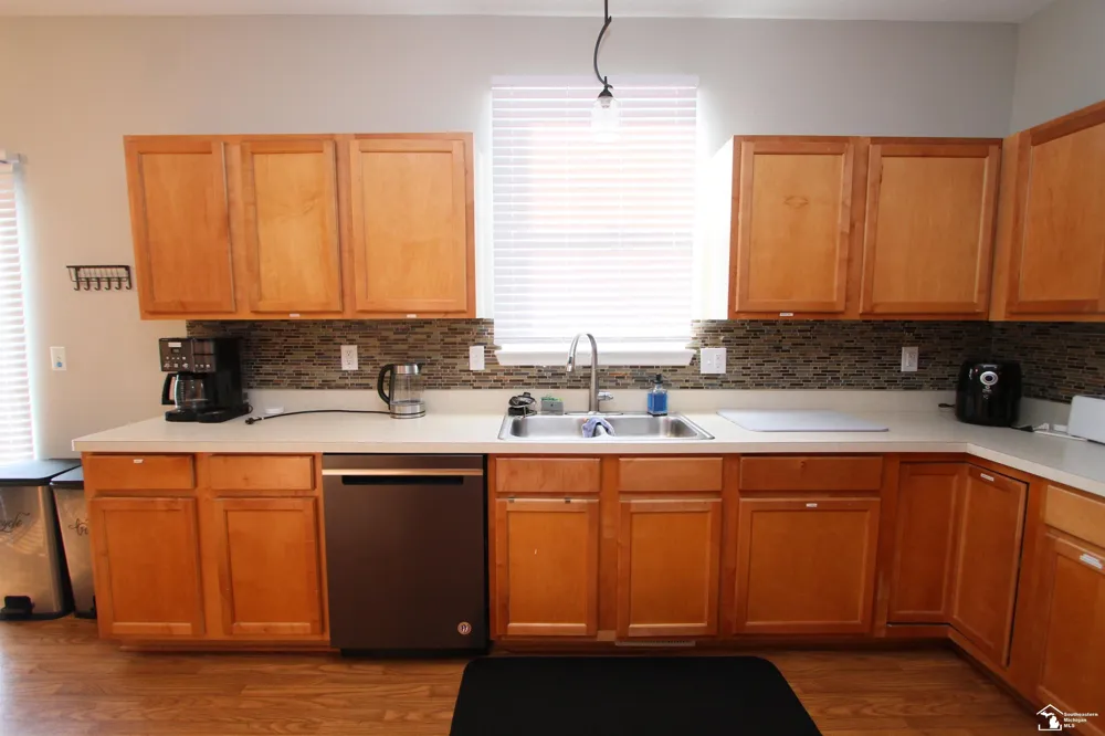35773 Surrey Court Romulus City, MI 48174