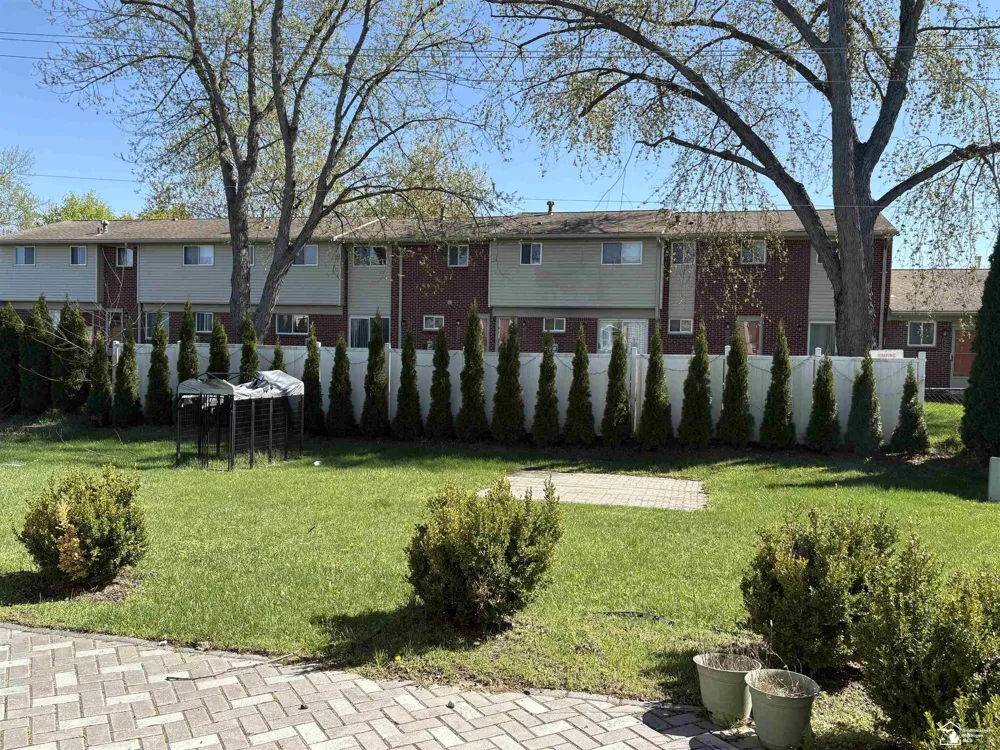 35773 Surrey Court Romulus City, MI 48174